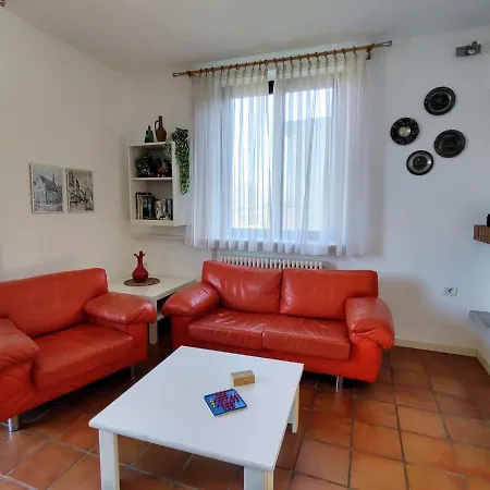 Gobetti By Interhome